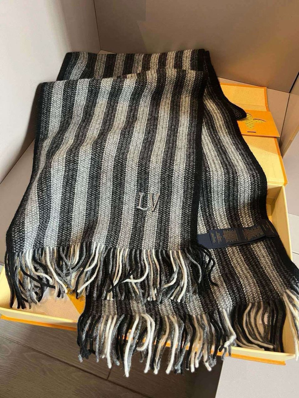 Louis Vuitton Khaki Graphic Scarf For Women 180cm view 6