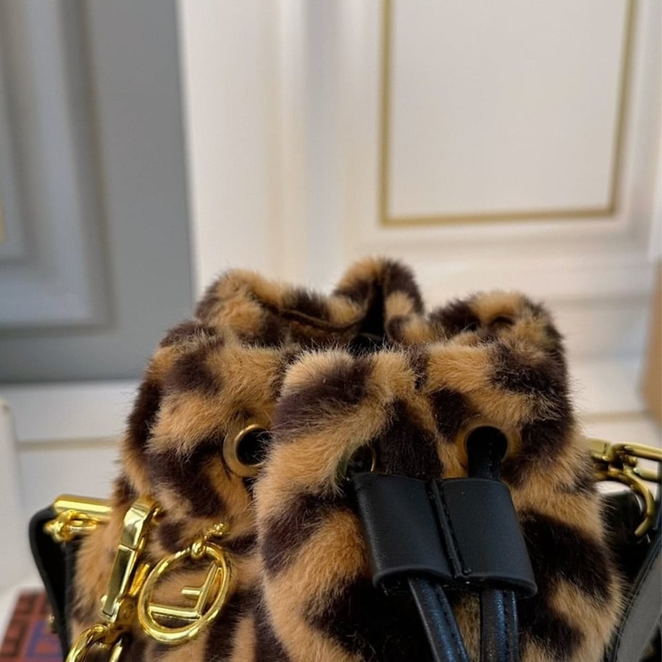 Fendi Mon Tresor Sheepskin Bag Brown 20Cm view 7