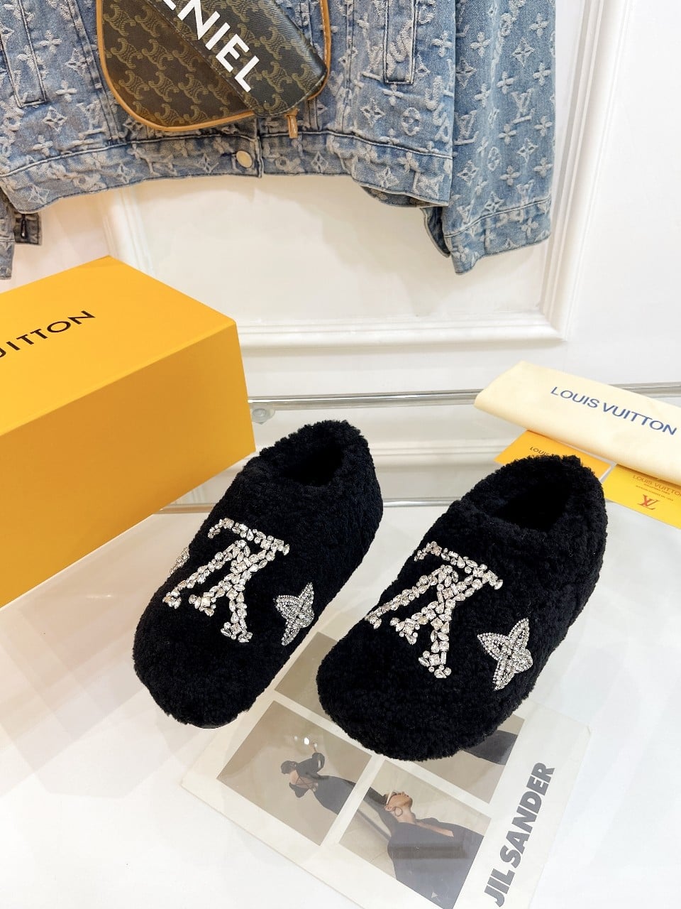 Louis Vuitton Shearling Uggs Slippers Black view 9