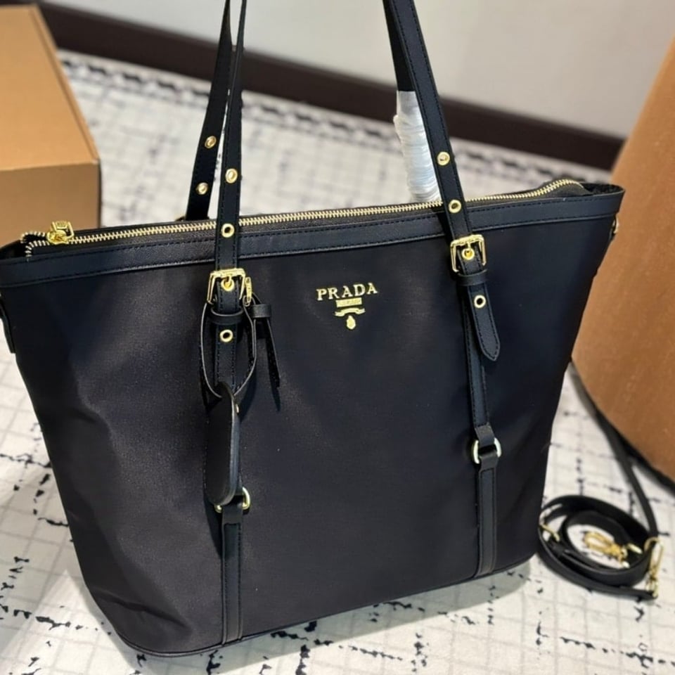 Prada Luxury Gallery Pocono Shoulder Black 34Cm view 4