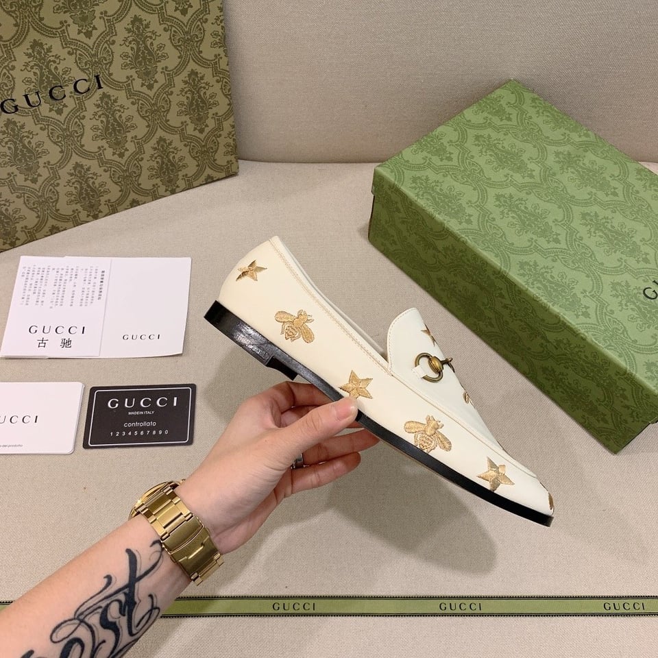 Gucci Jordaan Embroidered Bee And Starleather Loafer White view 9