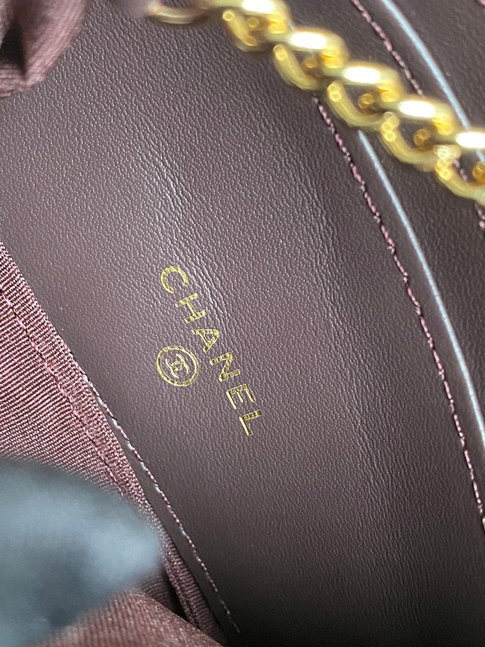 Chanel Zipped Wallet 14Cm Black Caviar Gold Hardware view 5