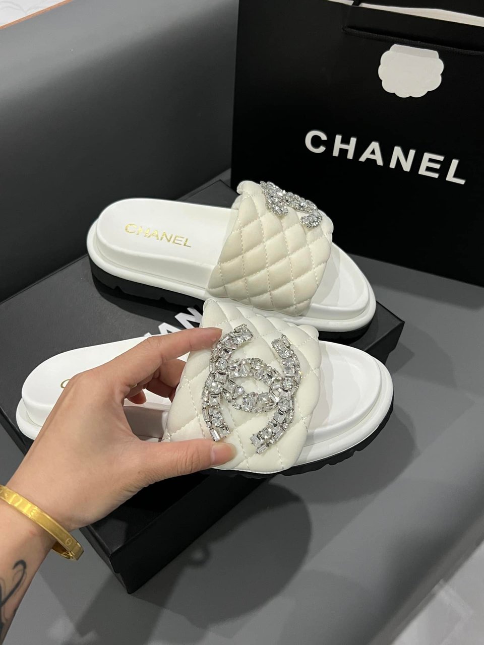 Chanel Cc Slippers Studded White view 4