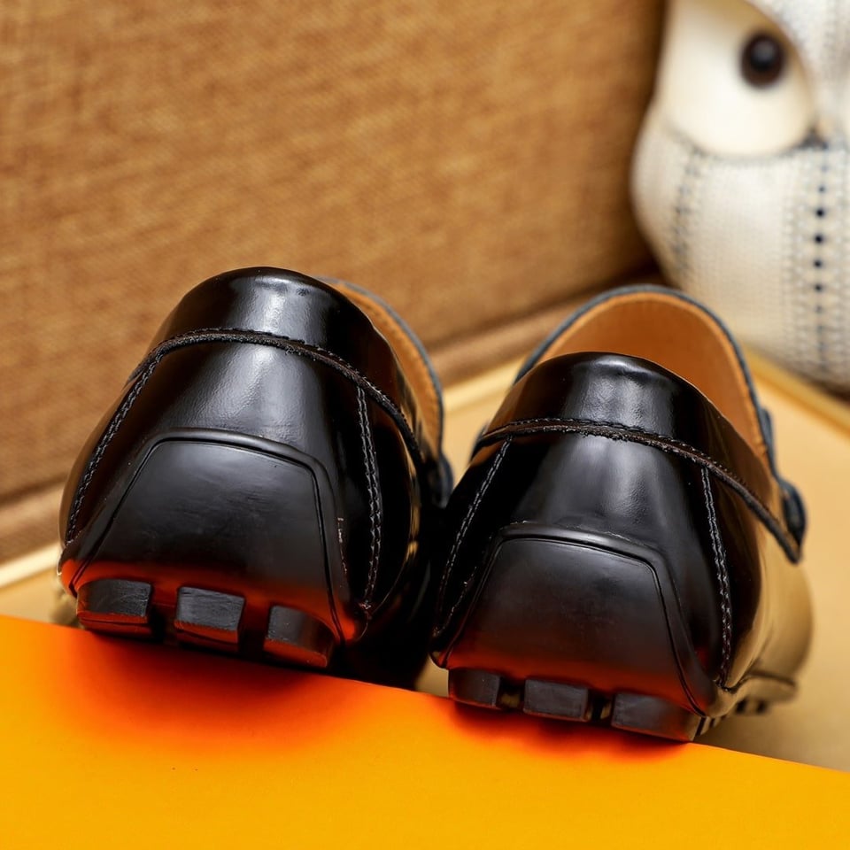 Hermes Men’S Loafer Moccasin Polish Leather With H Silver In Black view 8