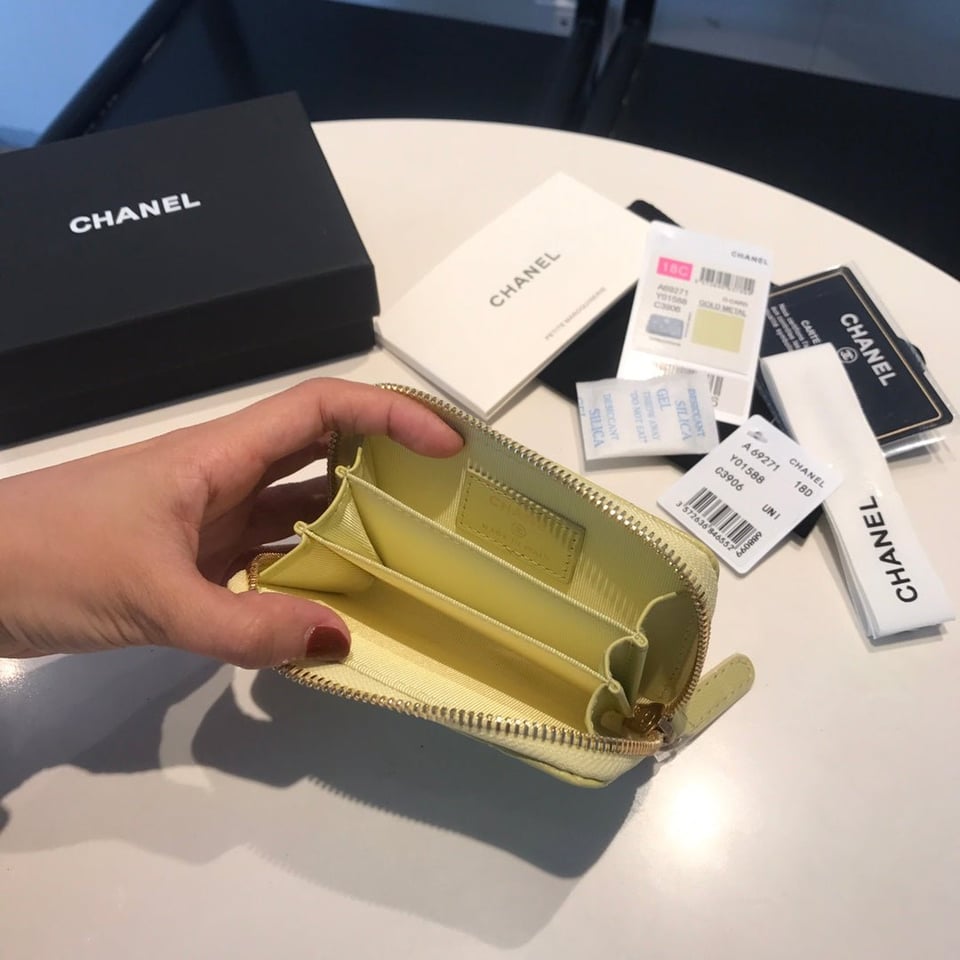 Chanel Zipped Coin Basic Purse 11 Light Yellow Calfskin Gold Icon view 7