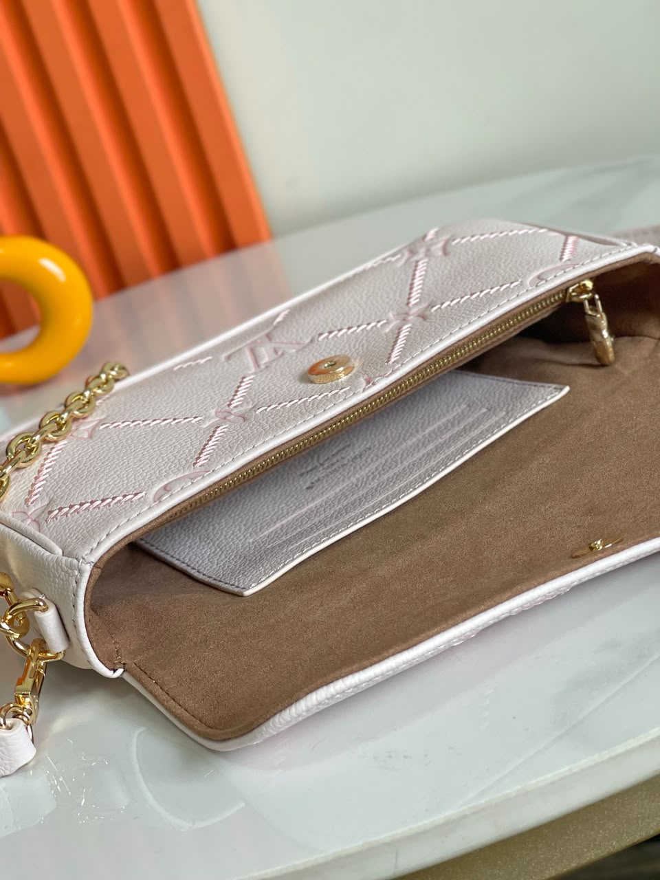 Louis Vuitton Ivy Bag Light Bliss Couture Cream 23.5cm M29502 view 4