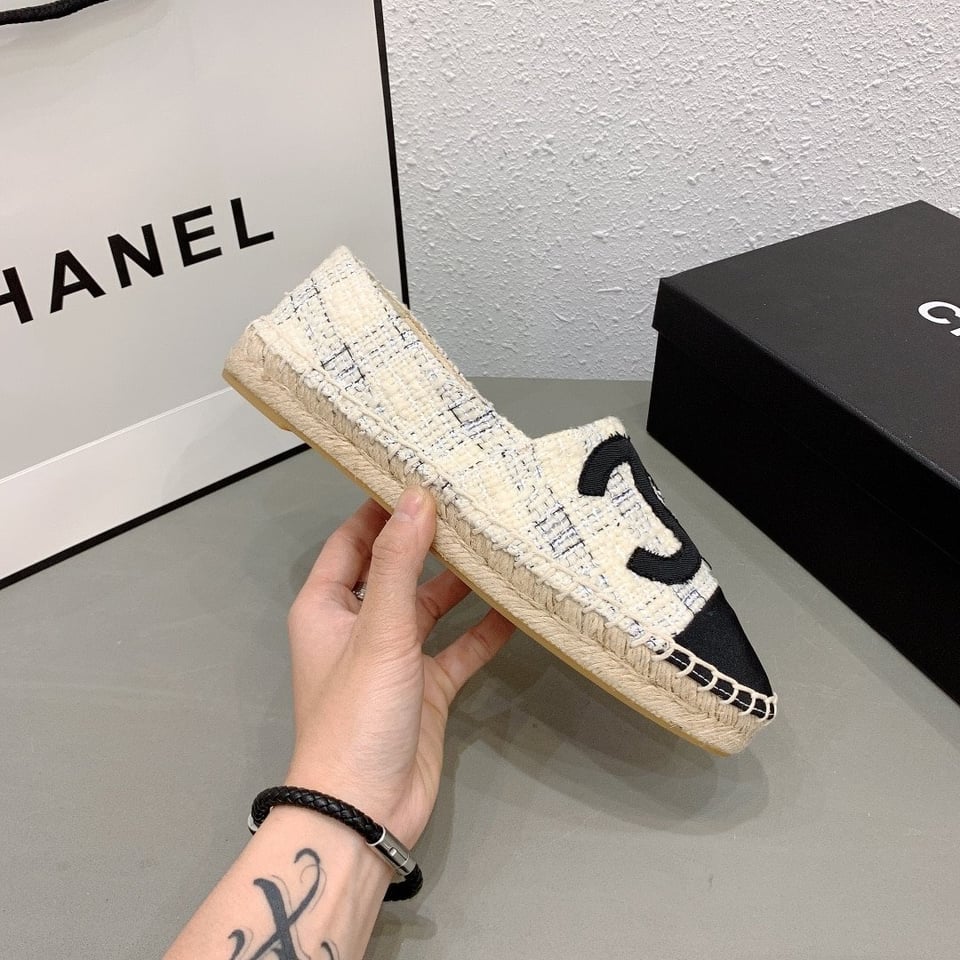 Chanel Tweed Cc Espadrilles Slip On White Blue Black view 9