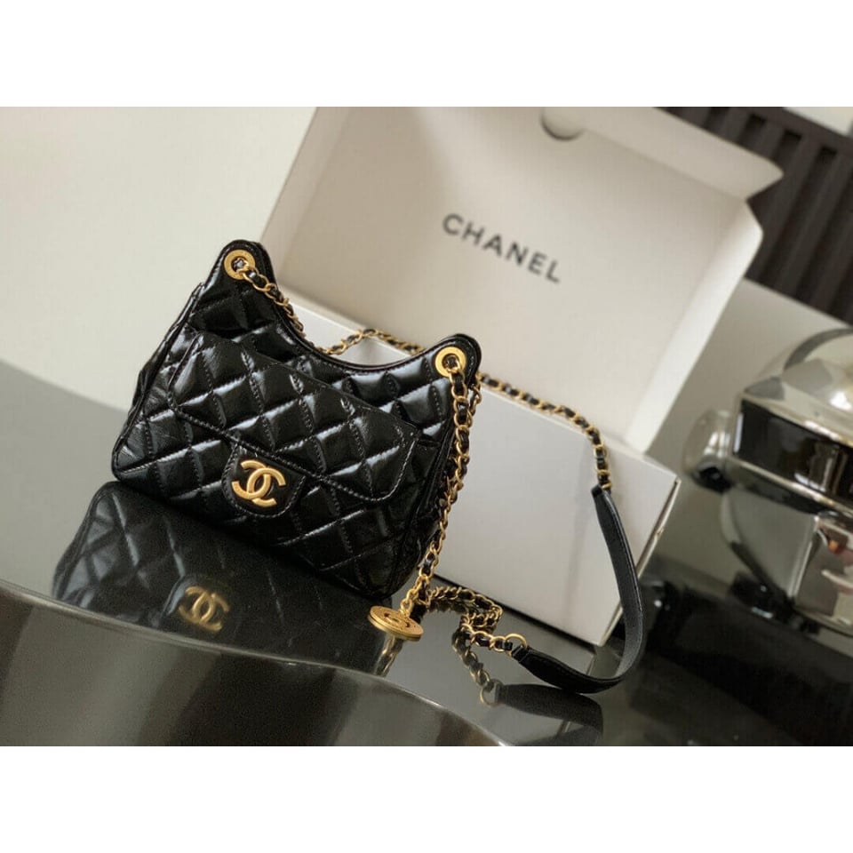 Chanel Small Hobo Bag in Shiny Crumpled Calfskin 19cm/7.5in view 3