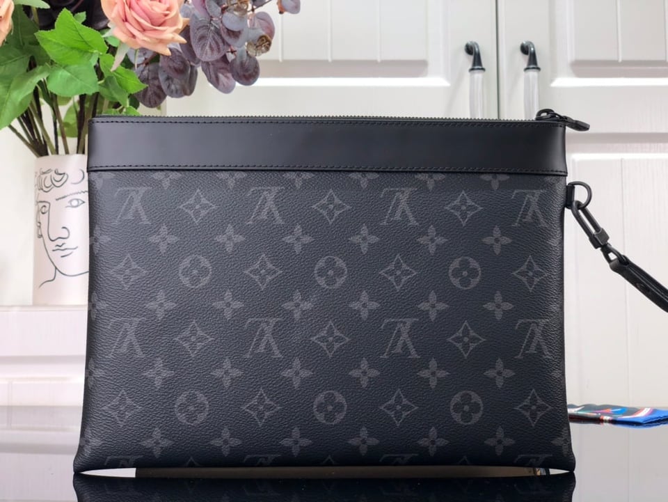 Louis Vuitton To Go Pochette Monogram Black 30Cm M81569 view 4