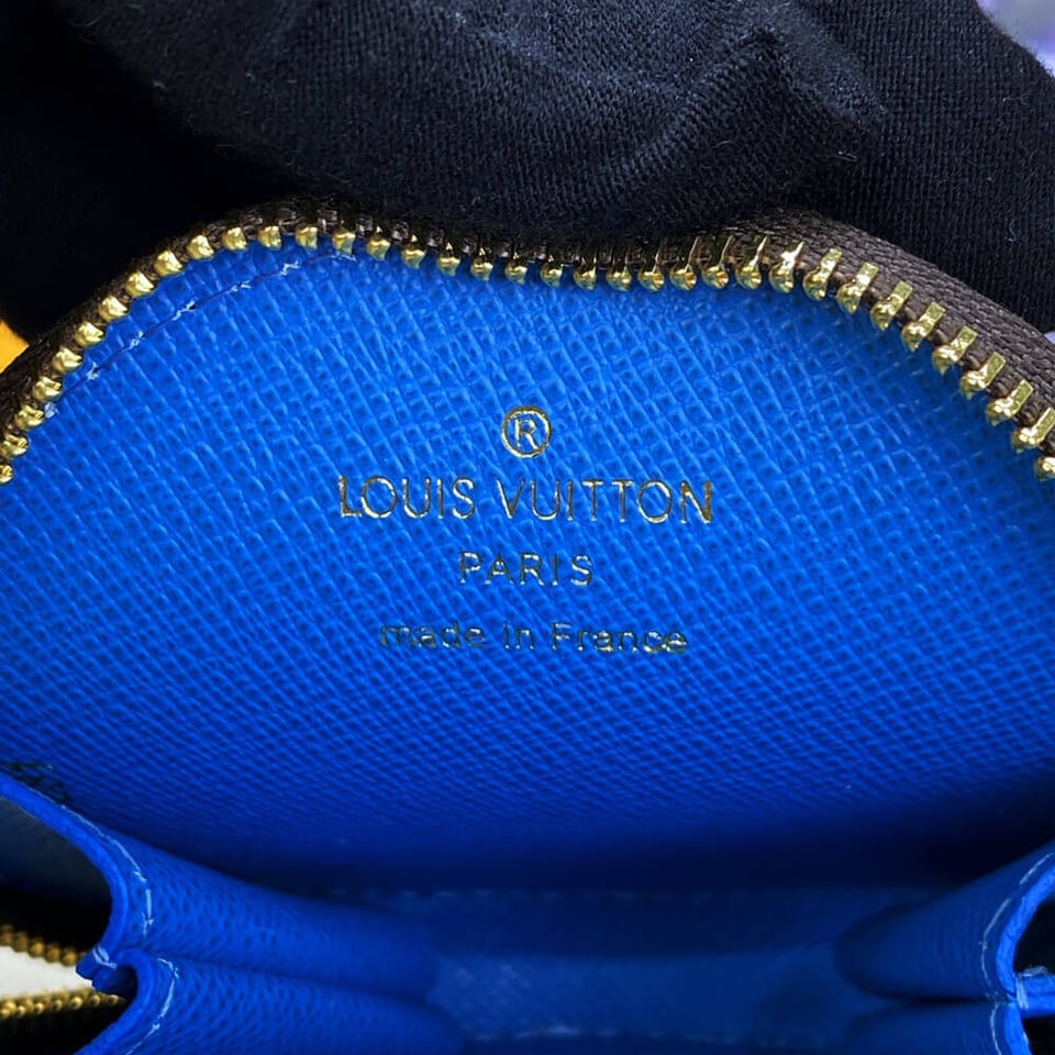 Louis Vuitton Christmas Animation 2022 Round Coin Purse Blue view 9
