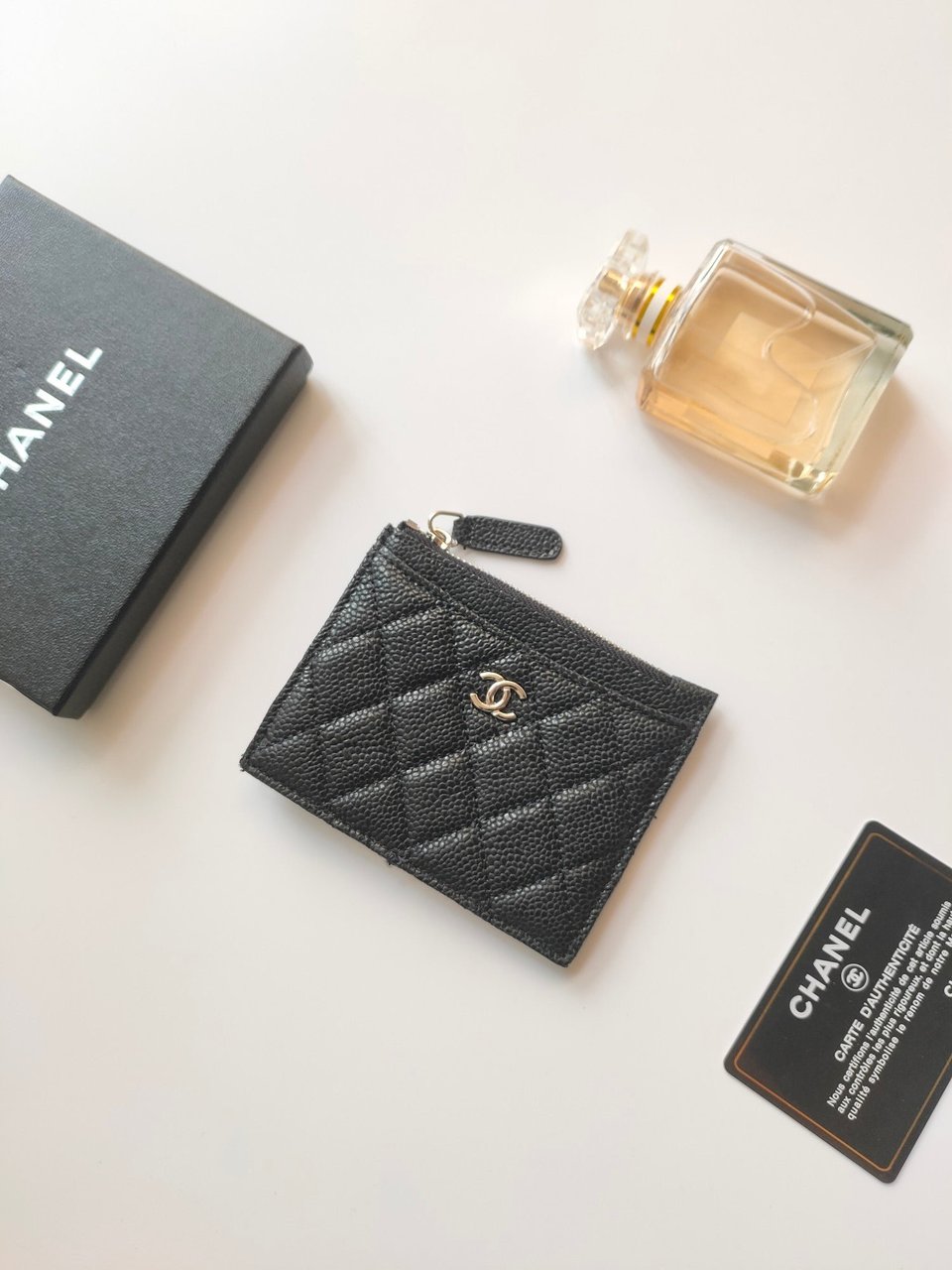 Chanel Zipped Card Holder 11.5 Black Grained Calfskin Gold Icon view 3