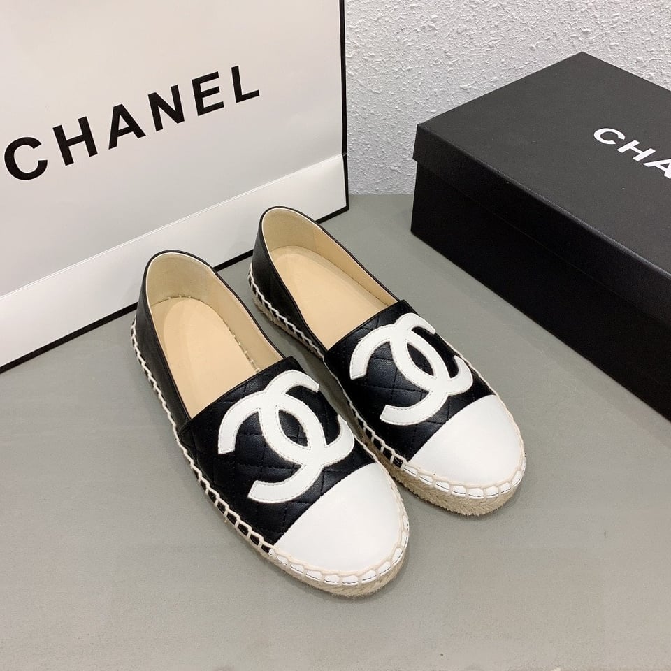 Chanel Cc Espadrilles Slip On White Black view 5