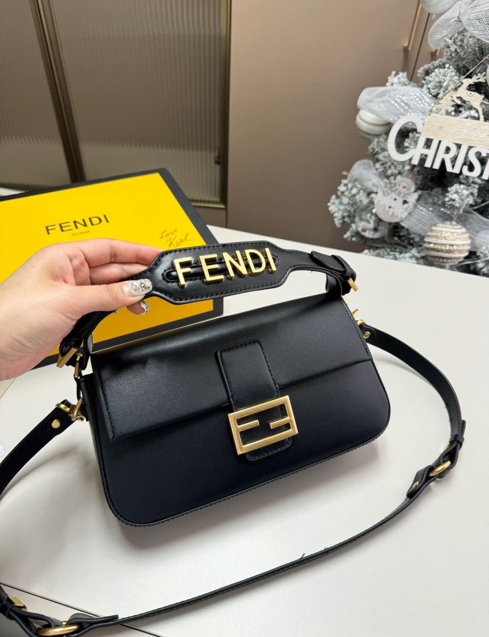 Fendi Baguette Bag Black Leather 25Cm/ 9.8 in view 3