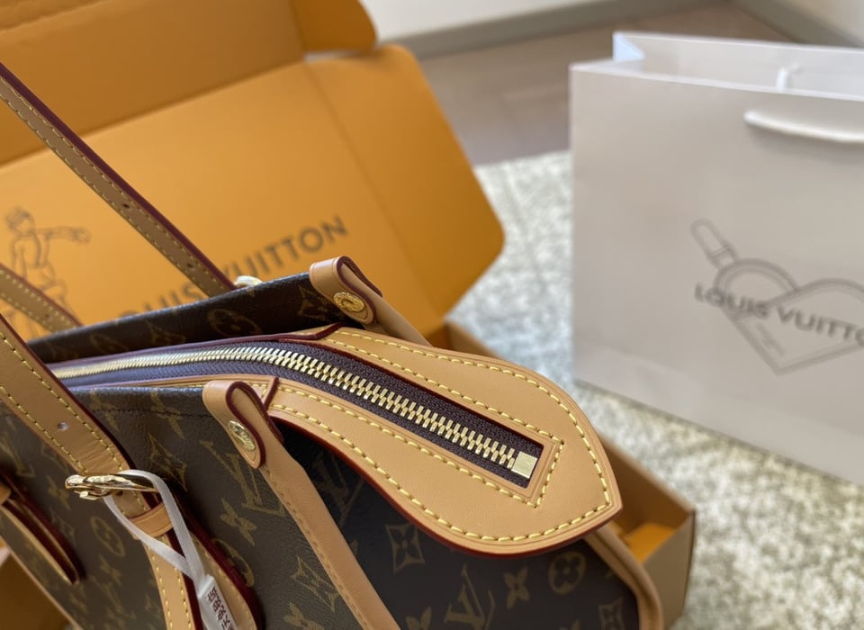 Louis Vuitton Popincourt Hart Tote Handbag Monogram Canvas 27.5Cm M40007 view 5