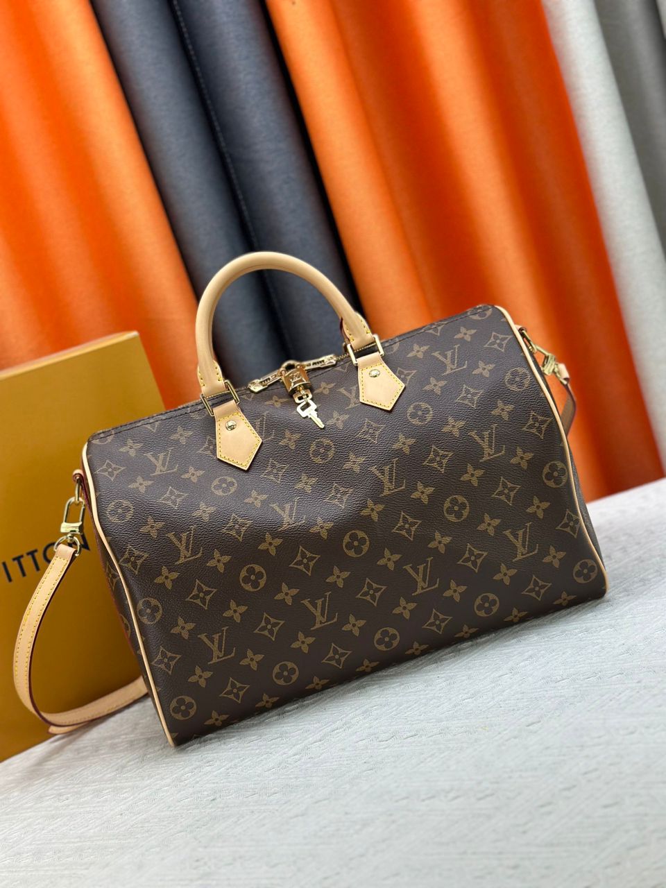 Louis Vuitton Speedy Bandouliere 35 Monogram Canvas 35cm view 3