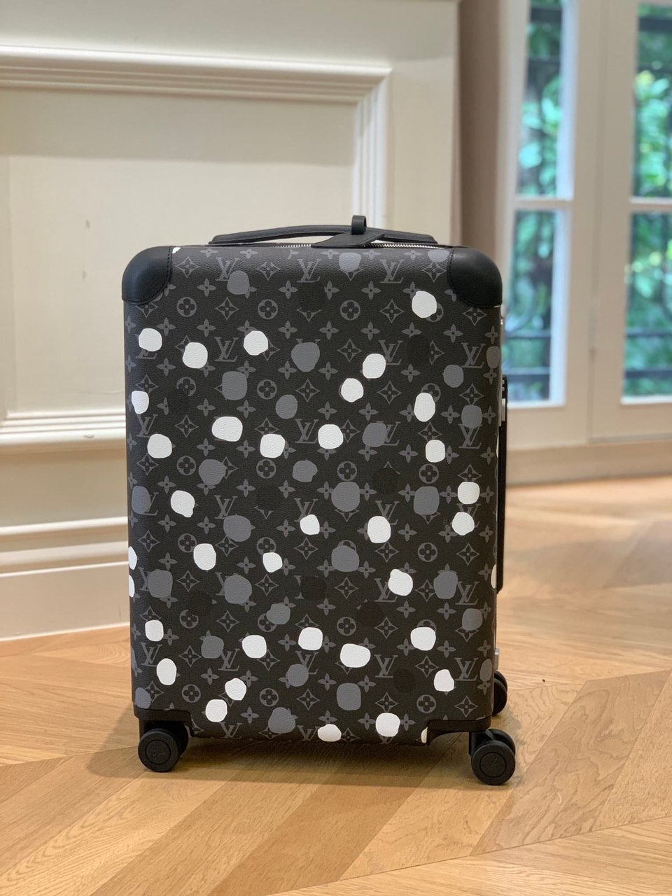 Louis Vuitton X Yayoi Kusama Horizon 55 Suitcase Grained Leather Black 55Cm view 3