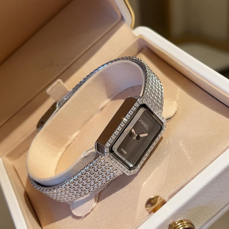 Chanel Première Silver Diamond Watch Black Dial view 4