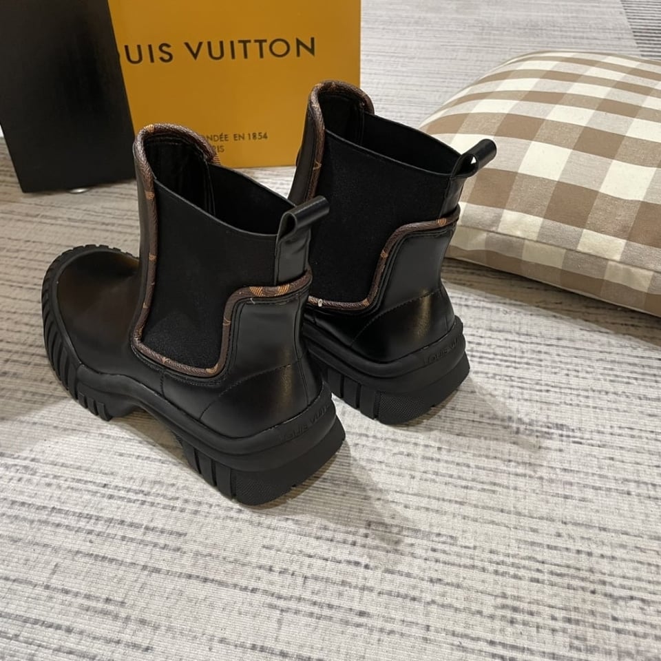 Louis Vuitton Ruby Flat Ankle Boots Black 1Ab0Fo view 4