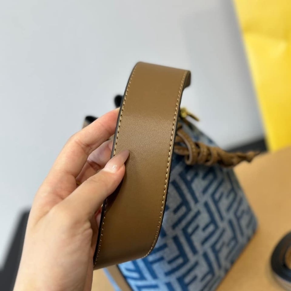 Fendi Mon Tresor Light Blue Ff Denim 12Cm view 8