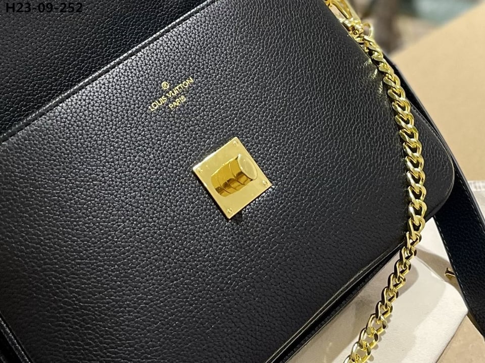 Louis Vuitton Oxford Bag Black 25Cm M22735 view 7