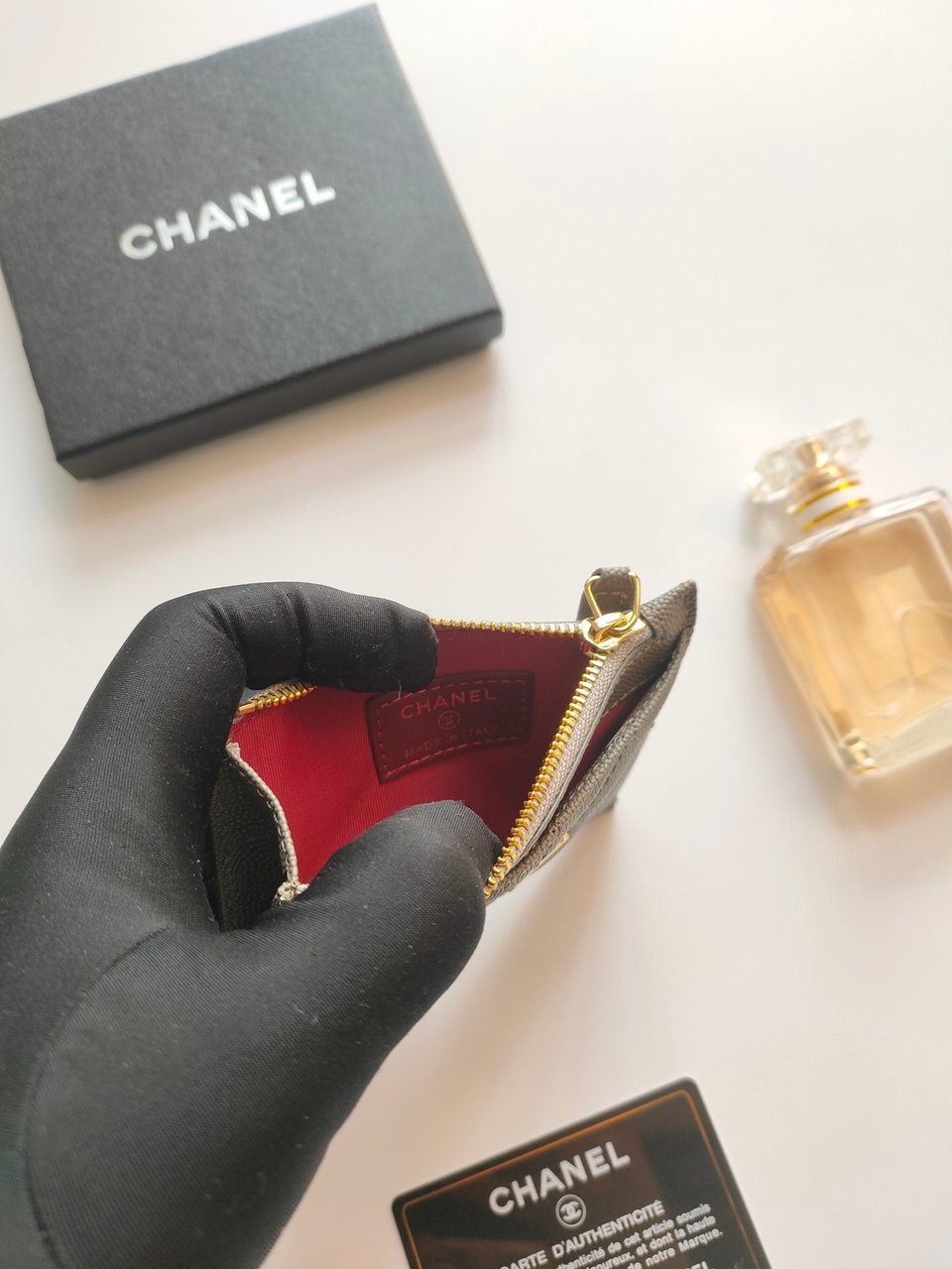 Chanel Zipped Card Holder 11.5 Gray Grained Calfskin Gold Icon view 5