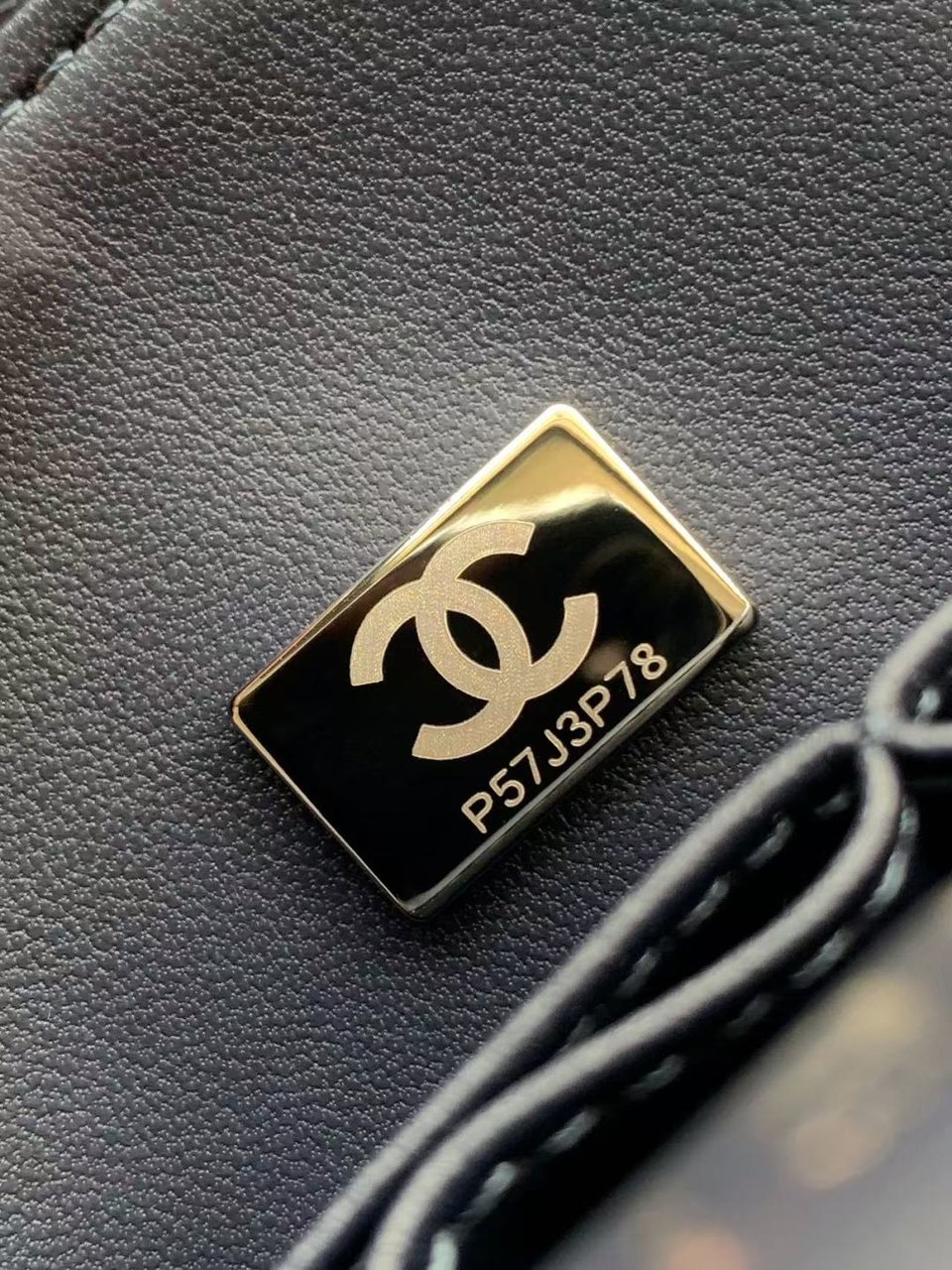 Chanel Classic Flap Bag 25 cm Navy Blue Silver-Tone Hardware A01112 view 4