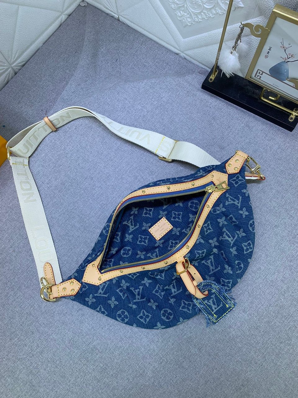 Louis Vuitton Bumbag High Rise Denim Blue 38Cm M46837 view 3
