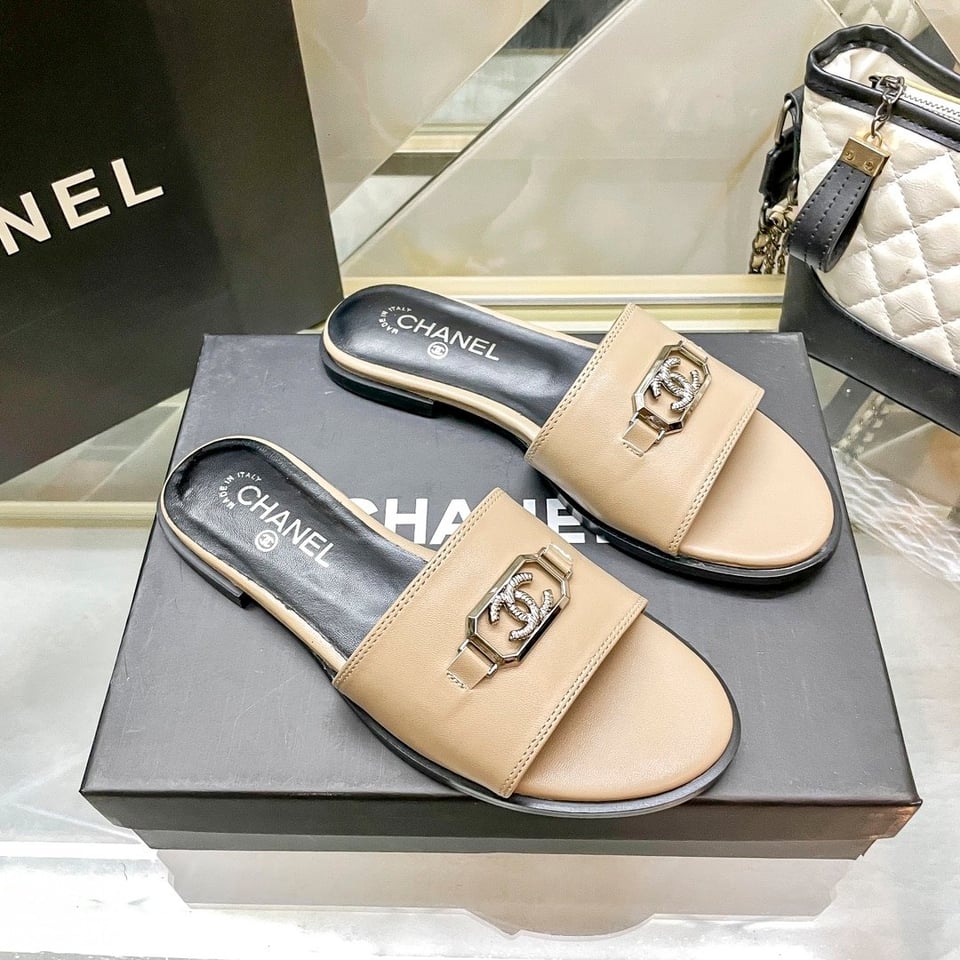 Chanel Slippers With Cc Silver Hardware Beige view 4