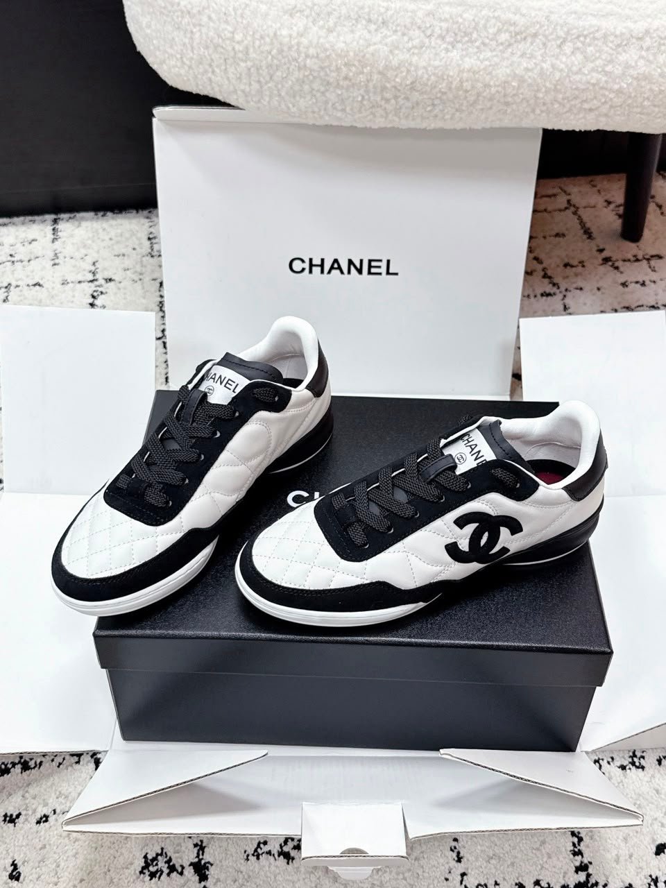 Chanel Sneakers Calf &amp; Velvet Goat Black &amp; White G47274 view 4