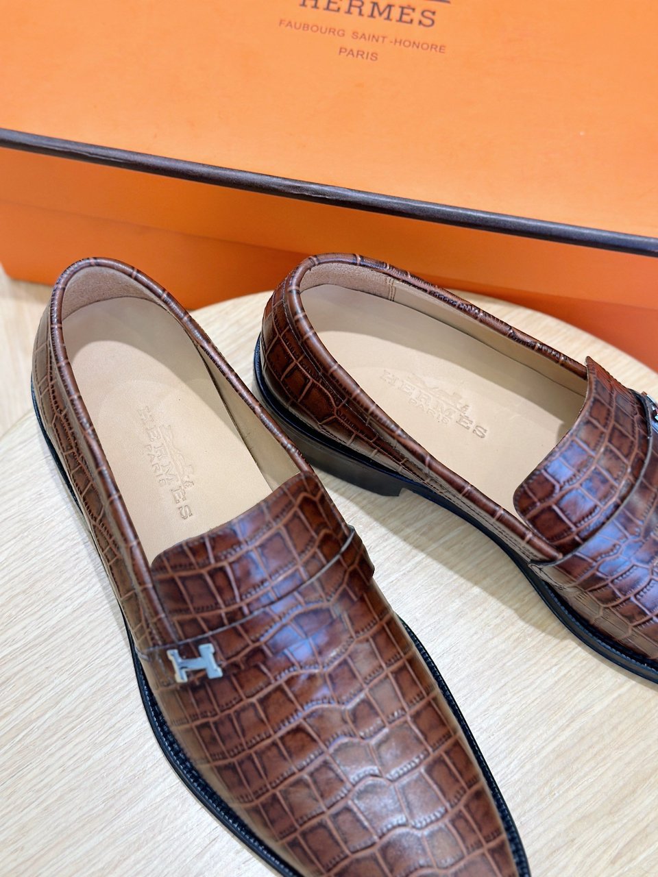 Hermès Crocodile Leather Loafers Brown Signature H Buckle- Shoes for Men view 9
