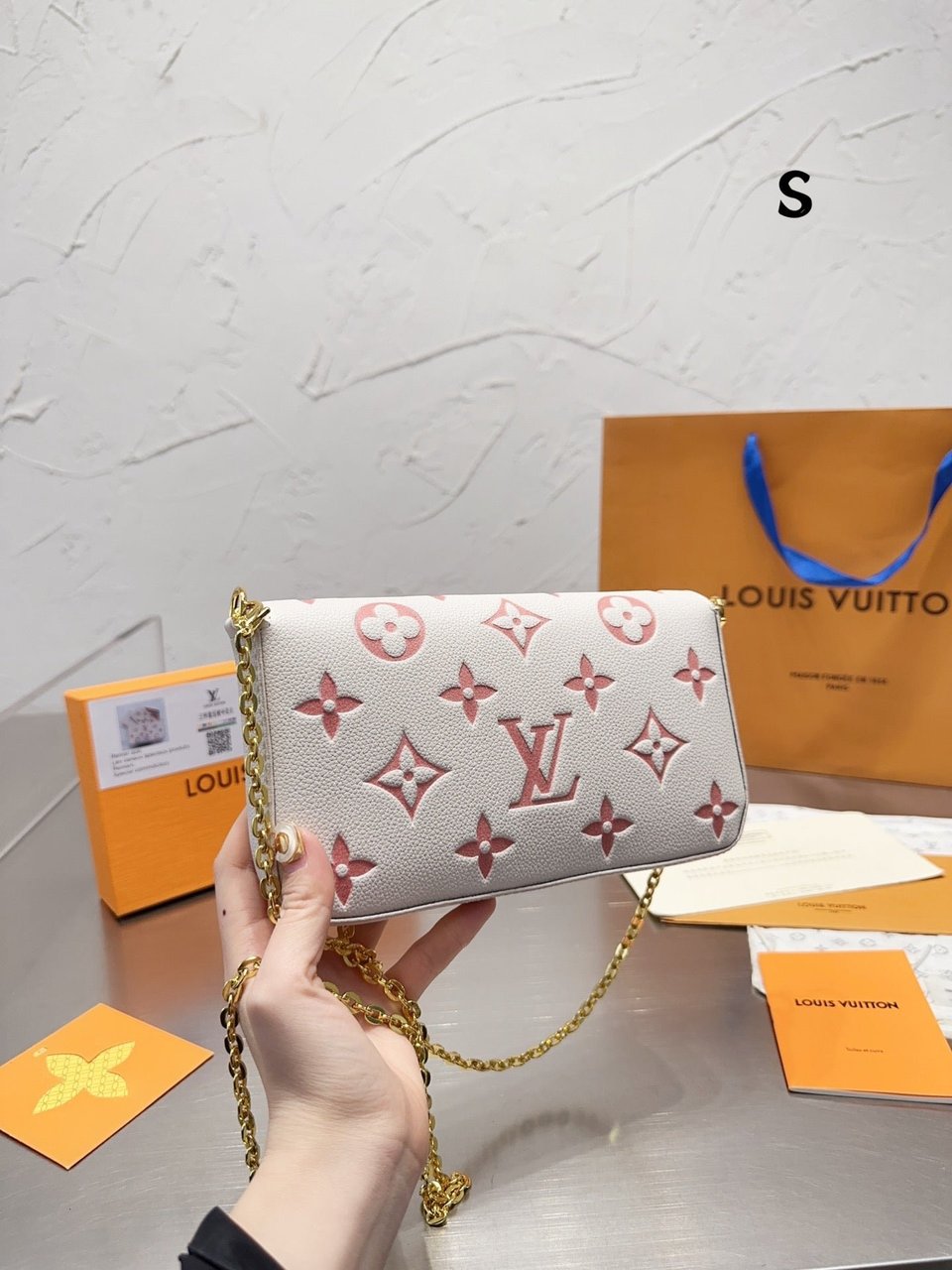 Louis Vuitton Felicie Pochette White And Pink 21Cm M82047 view 6
