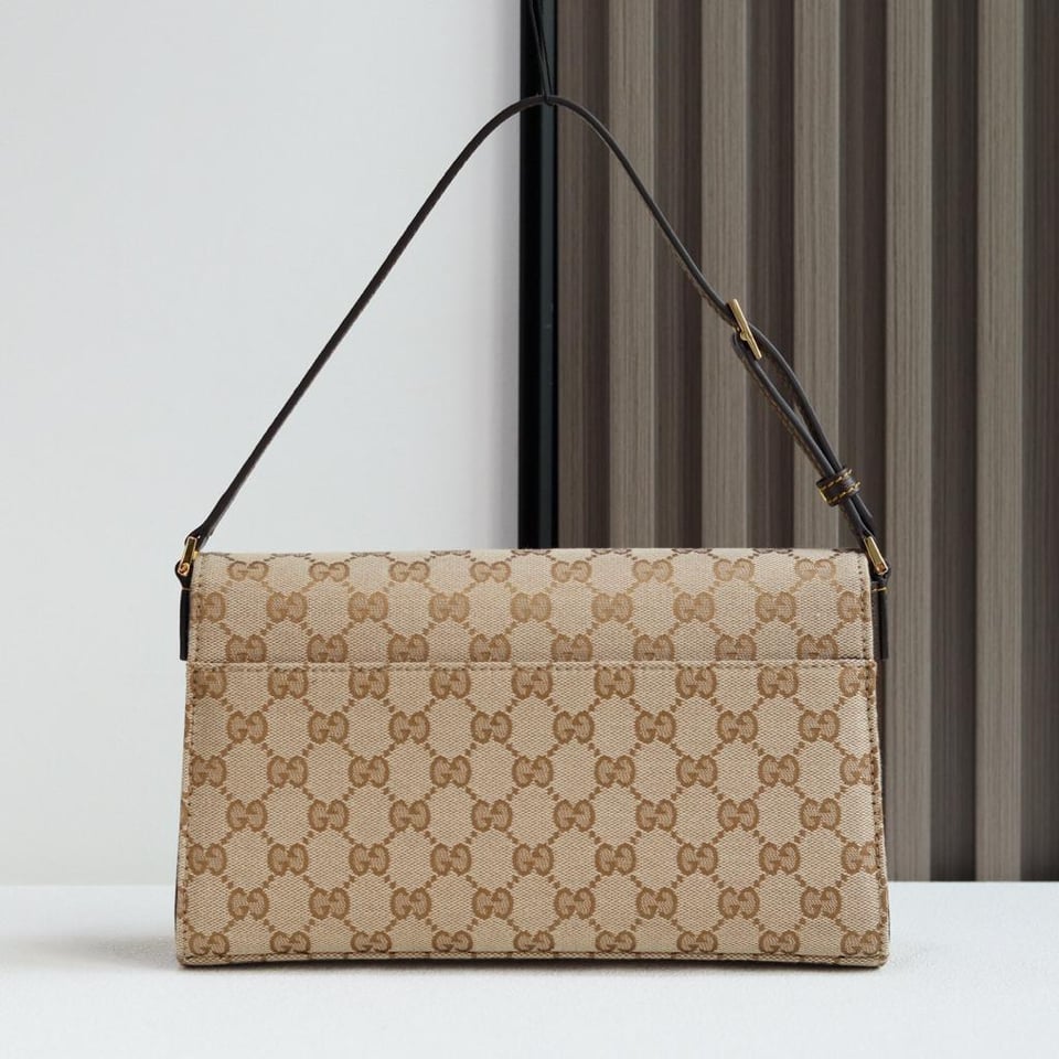 Gucci Horsebit Ristretto Medium Shoulder Bag Brown. view 2