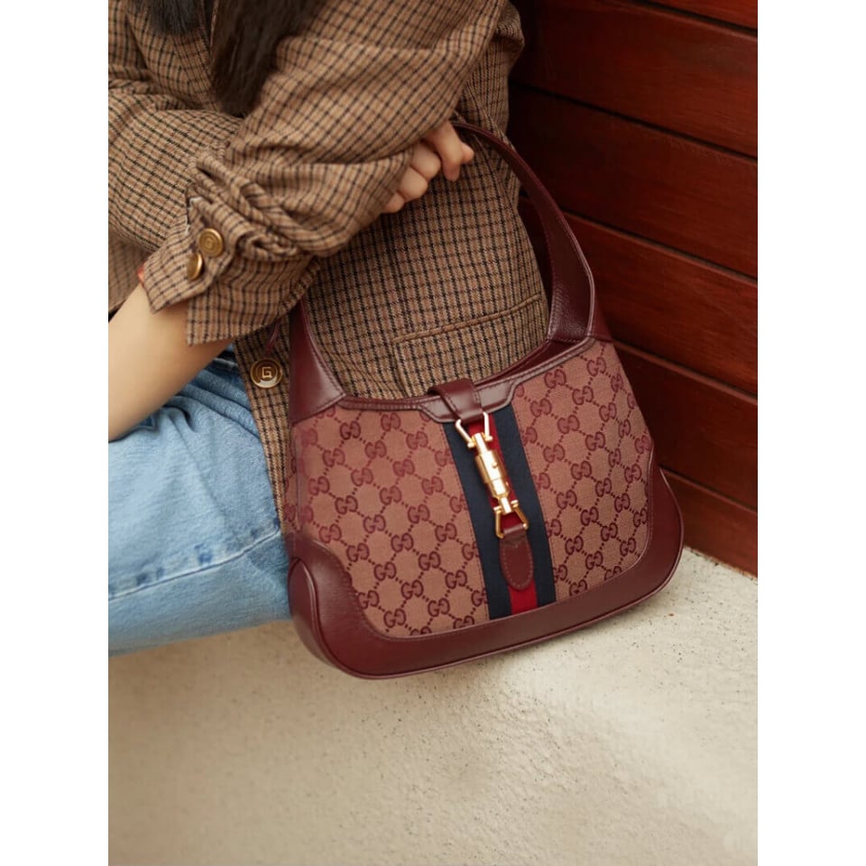 Gucci Jackie 1961 Small Shoulder Bag in Burgundy GG Canvas 28cm view 6