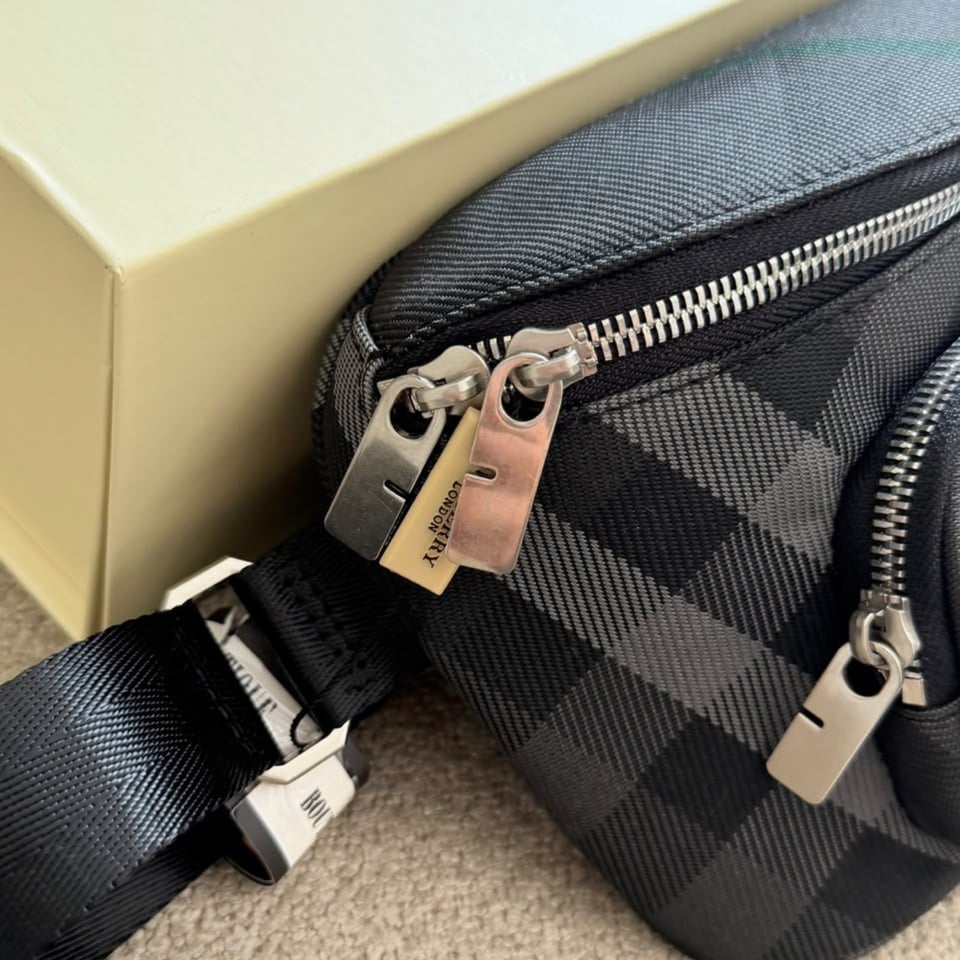 Burberry Gray ML Heritage Bag view 5