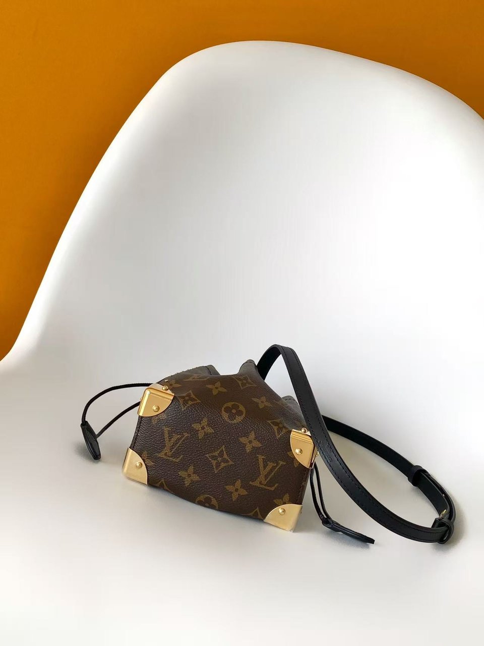 Louis Vuitton Nano Noé Trunk Bag Monogram Canvas Material 15cm M29323 view 6