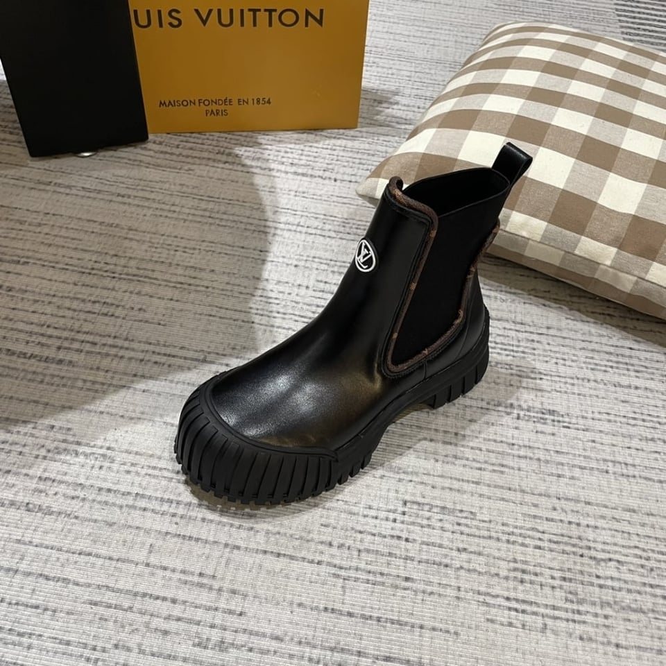 Louis Vuitton Ruby Flat Ankle Boots Black 1Ab0Fo view 6