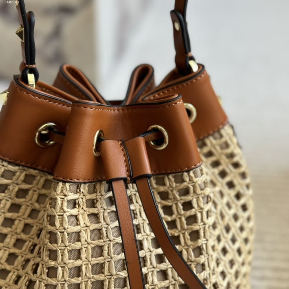 Valentino Rockstud Woven Bucket Bag Brown 19Cm view 10