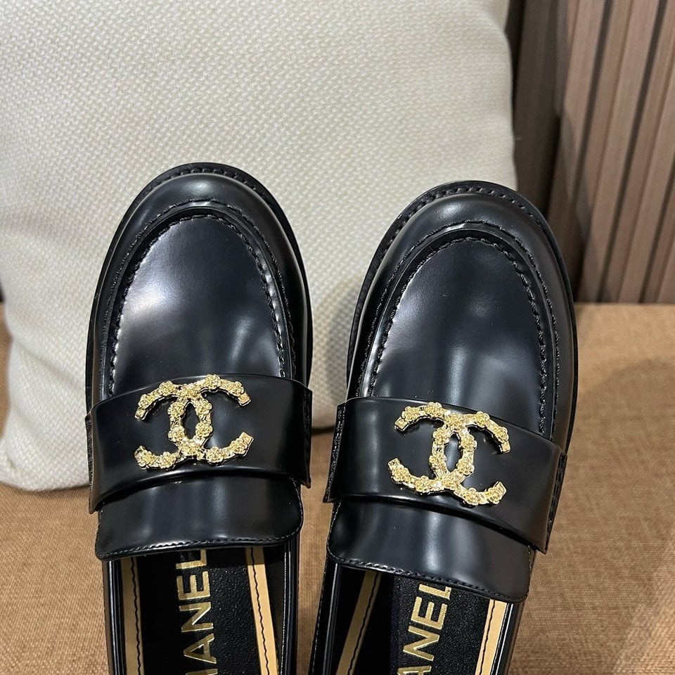 Chanel CC Loafers Black Calfskin with Metal Logo For Women view 6