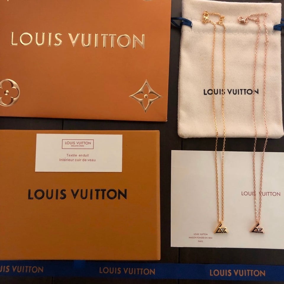 Louis Vuitton Lv Volt One Necklace Rose Gold 18K Q93813 view 5