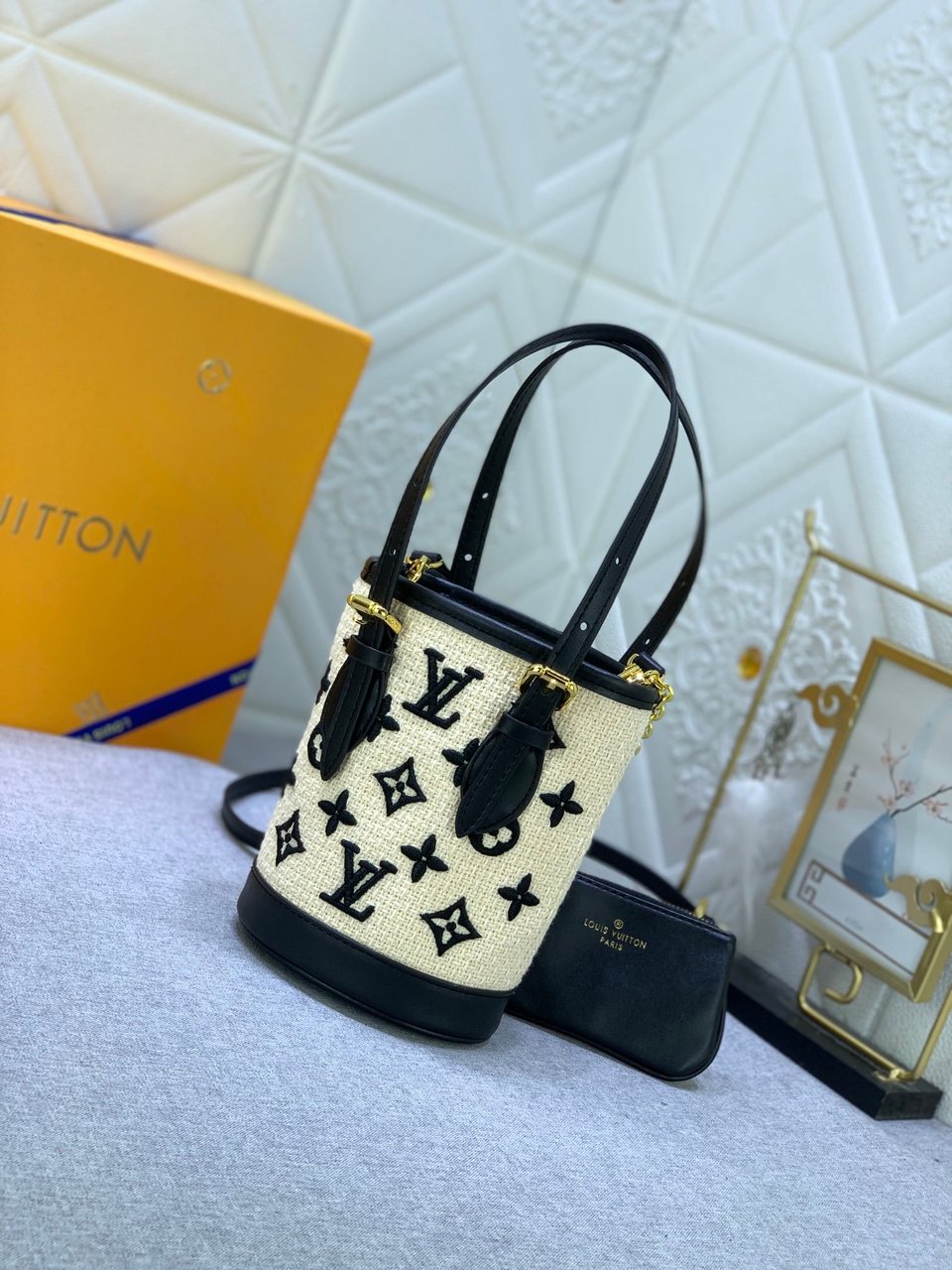 Louis Vuitton Nano Bucket Bag Black 17Cm M82418 view 3