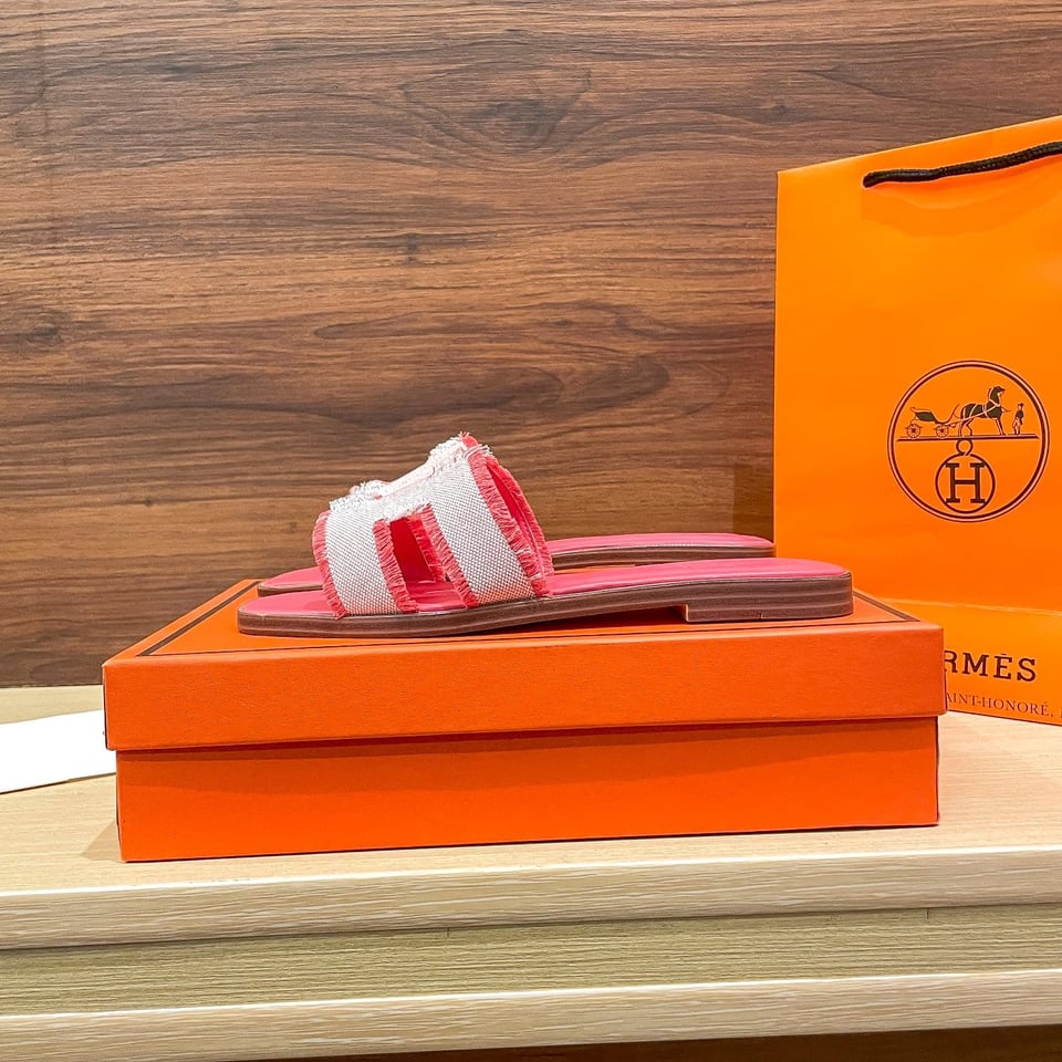 Hermes Oran Sandal Pink H231095Z C5350 view 5