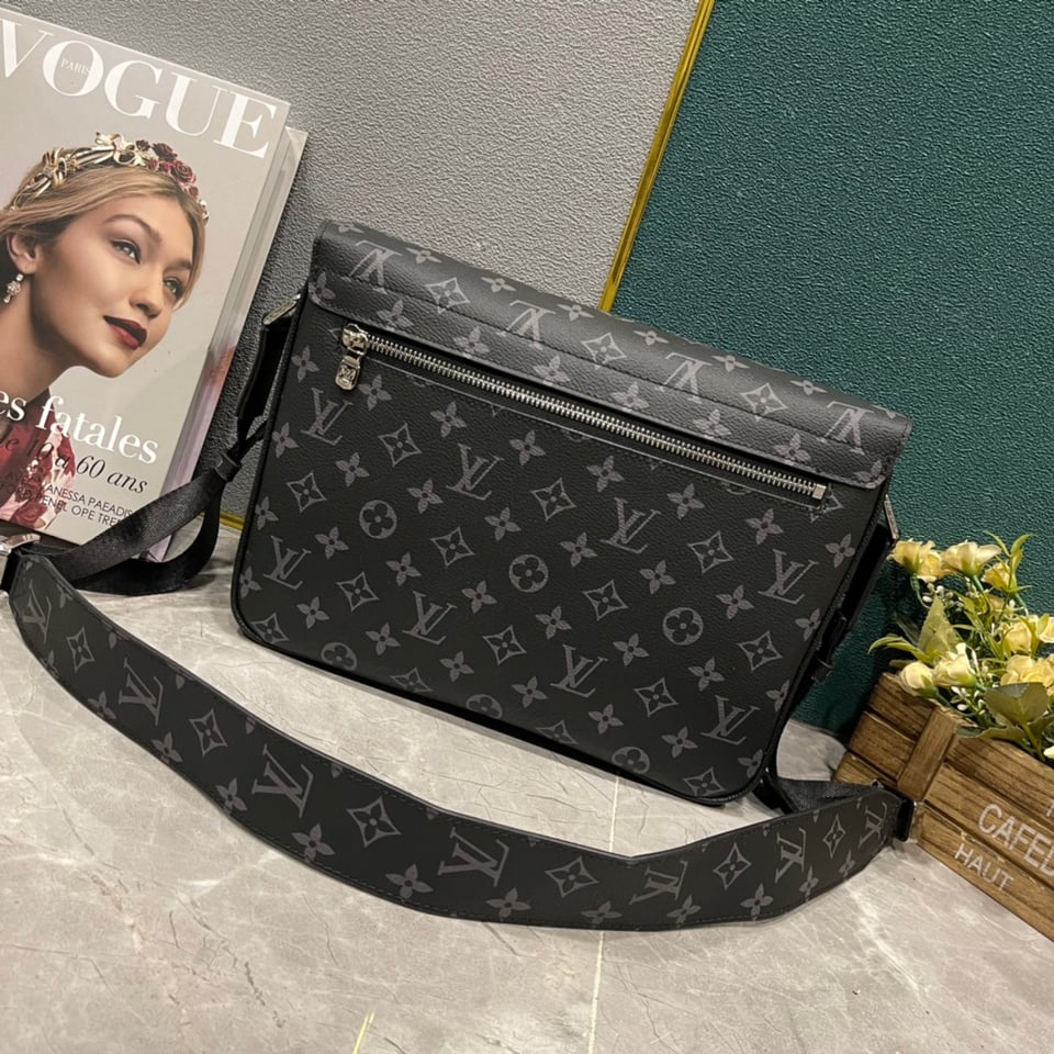 Louis Vuitton Messengerama Black 29Cm M30746 view 4