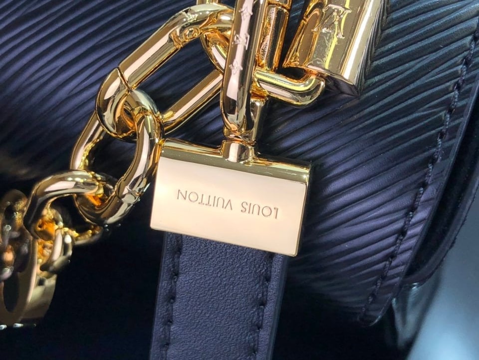 Louis Vuitton Twist Pm 19Cm Black Bag view 8