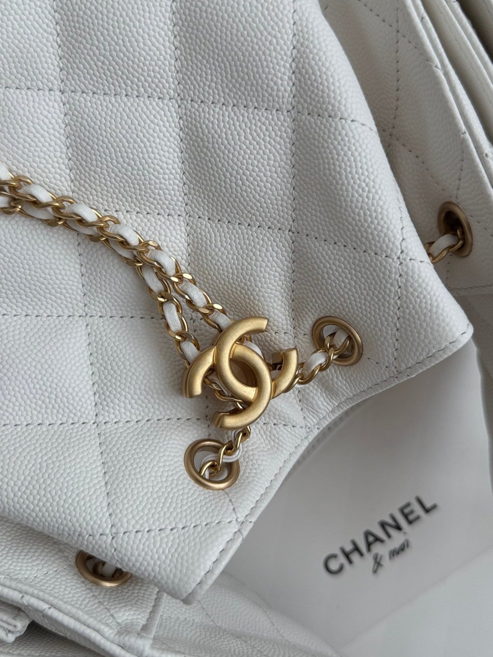 Chanel Spring-Summer 2025 Handbag Grained Calfskin &amp; Gold-Tone Metal White 30Cm/ 11.8In view 10