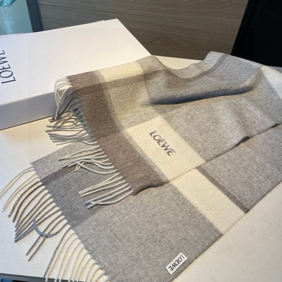 Loewe Cashmere Scarf Check Pink For Women 180cm view 6