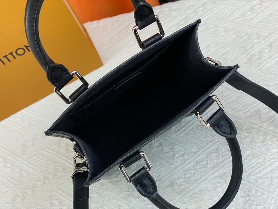 Louis Vuitton Sac Plat Mini Grey And Black Leather 22Cm view 4