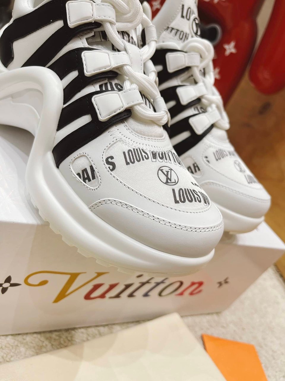Louis Vuitton Tenis Archlight Sneakers 1A9D3Y view 3