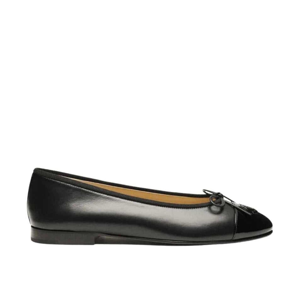 Chanel Ballerina Flat Shoes In Black view 2