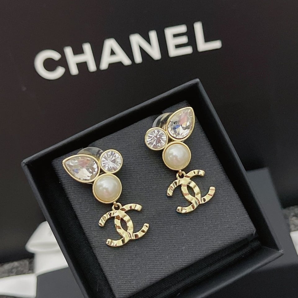 Chanel Pearl Crystal Cc Drop Earrings Gold view 2