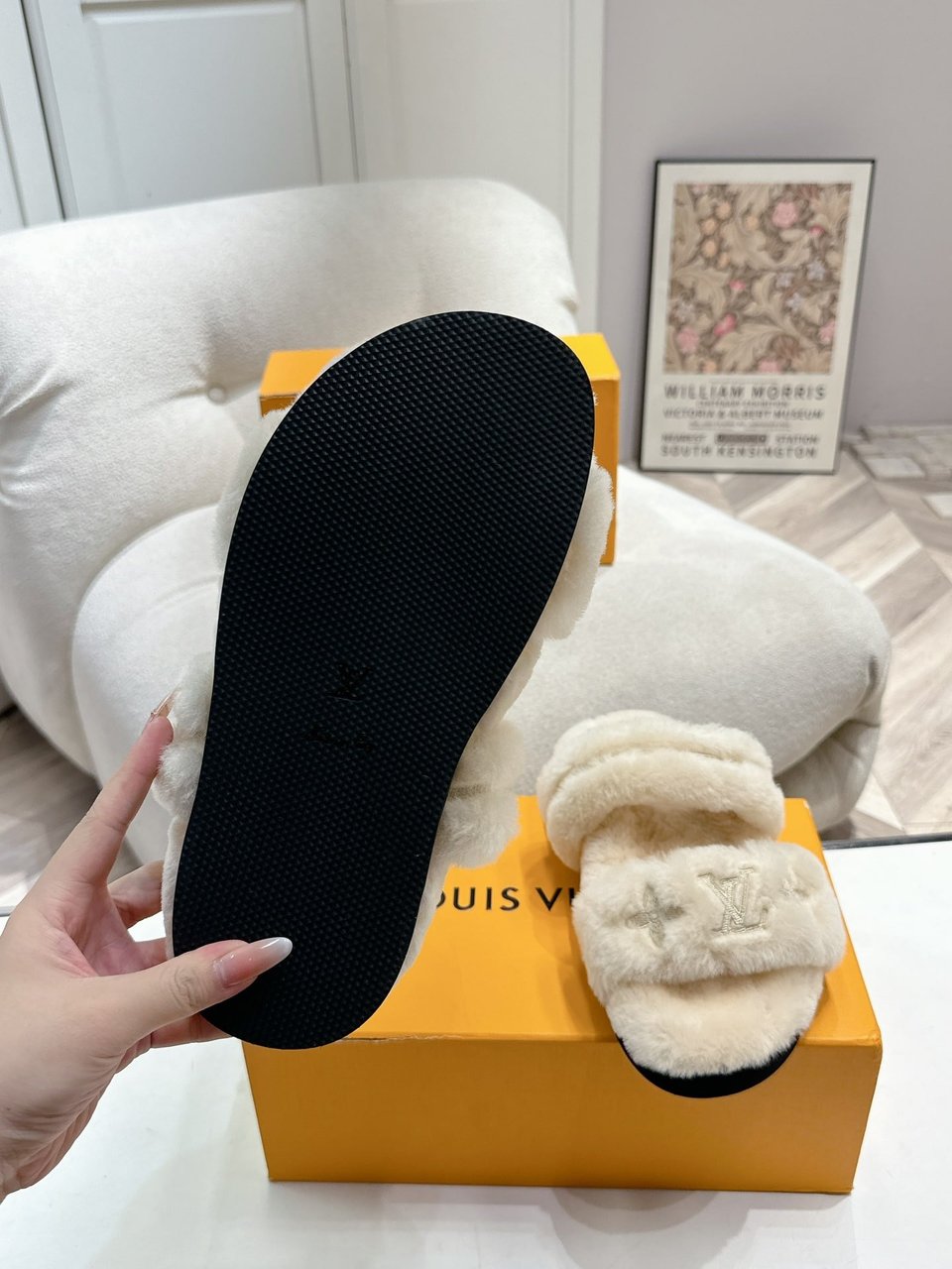 Louis Vuitton Lv Sunset Flat Comfort Mule Shearling Beige 1Adc6L view 8